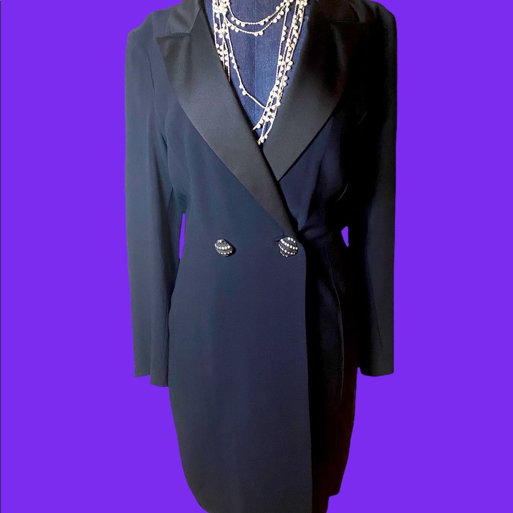 *Markdown* Pianoforte di MAXMARA Long Jacket, Size 8, Was $325, Now $300.